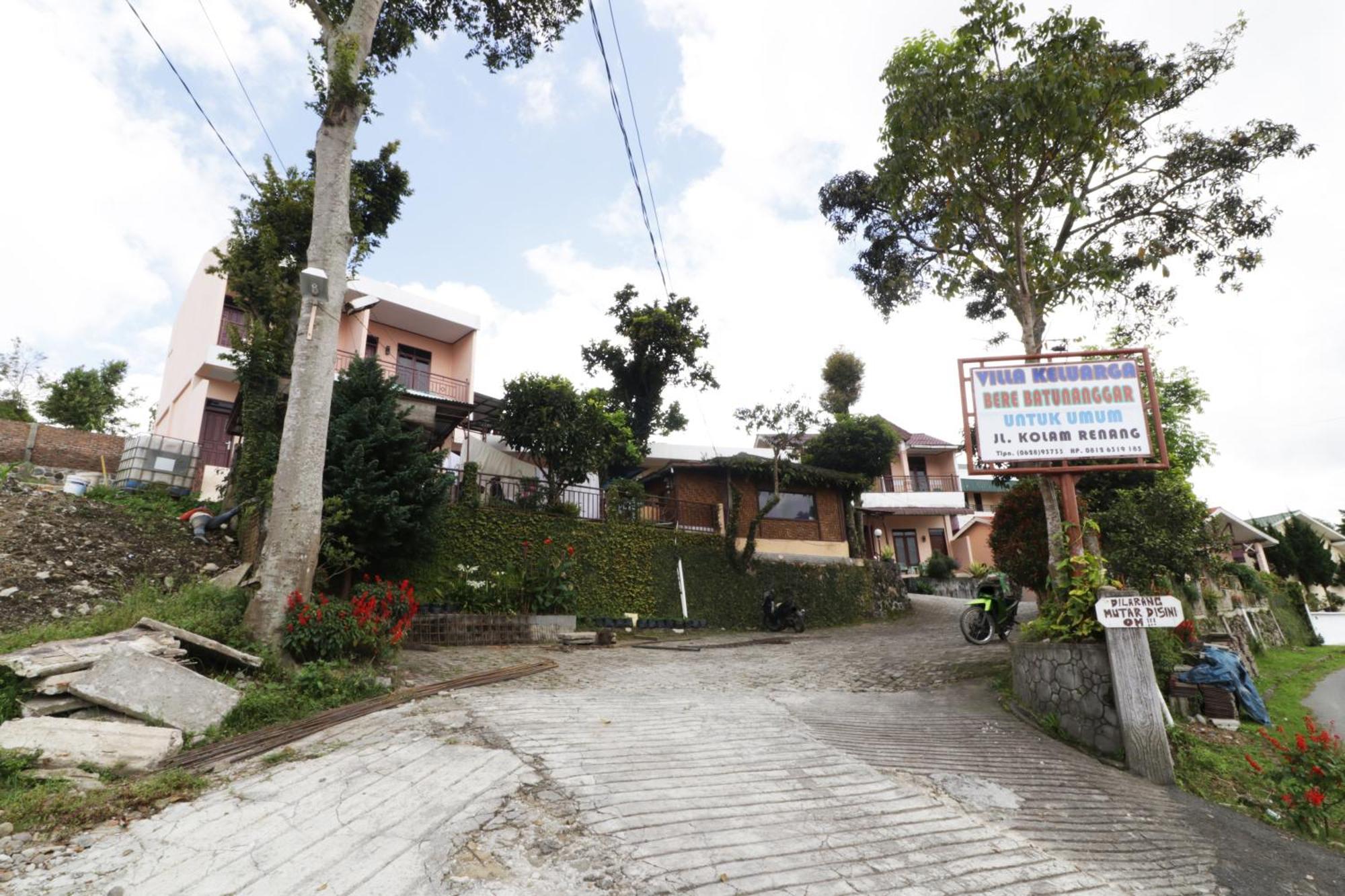 Villa Keluarga Bre Batunanggar Berastagi Exterior foto